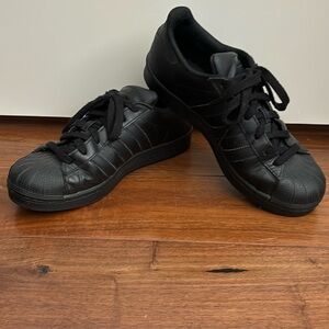 Adidas Superstar Black on Black - Youth 7/Women 8